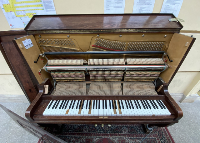 Main photography of project Do you want to donate an old piano?