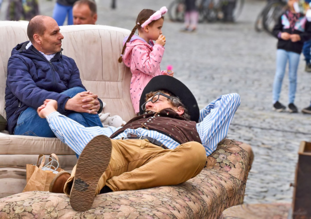 Main photography of project ON THE COUCH / Freud's Birthday Celebration